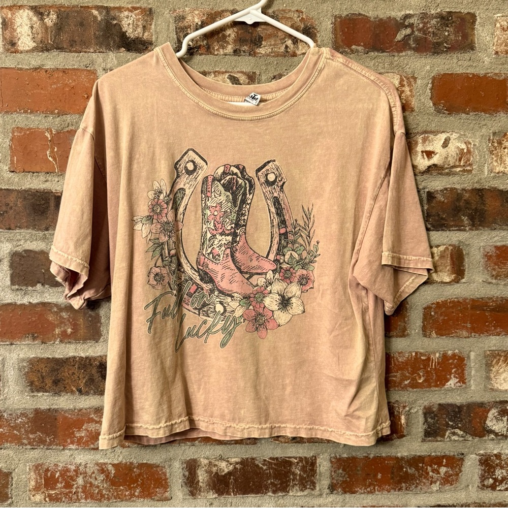 Women's Short Sleeve Graphic Tee - Pink